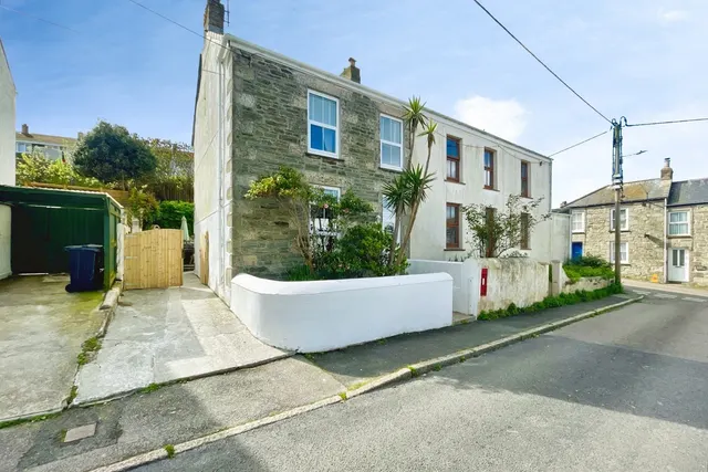 Road, Porthleven, TR13, photo 1