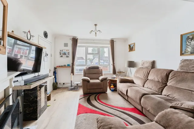 Mallory Road, Whitby, CH65, photo 2