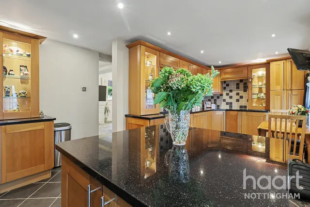 Village Road, Nottingham, NG11, photo 2