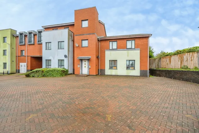 Blackberry Avenue, Lichfield, WS14, photo 1
