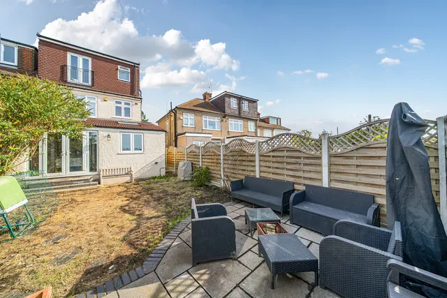 Camdale Road, SE18, photo 2