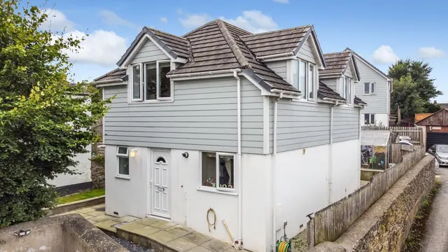 Clovelly Road, Bideford, EX39, photo 1