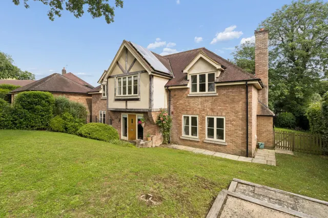 5 bedroom house, Cross Oak Road, Berkhamsted, HP4