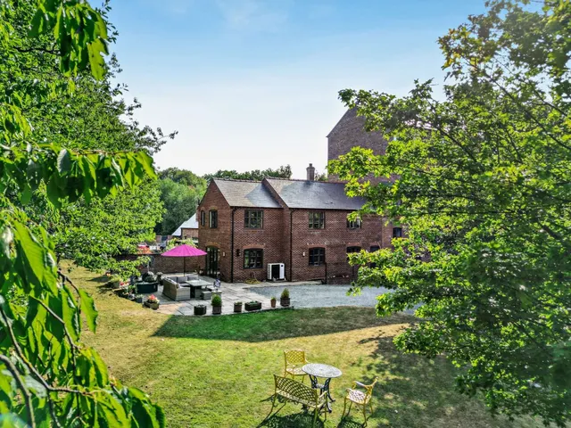 Mill Drive, Forton Heath, Montford Bridge, Shrewsbury, SY4 1HQ, photo 1