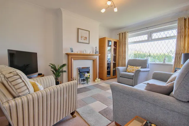 Photo 2 — Cawood Drive, Skirlaugh