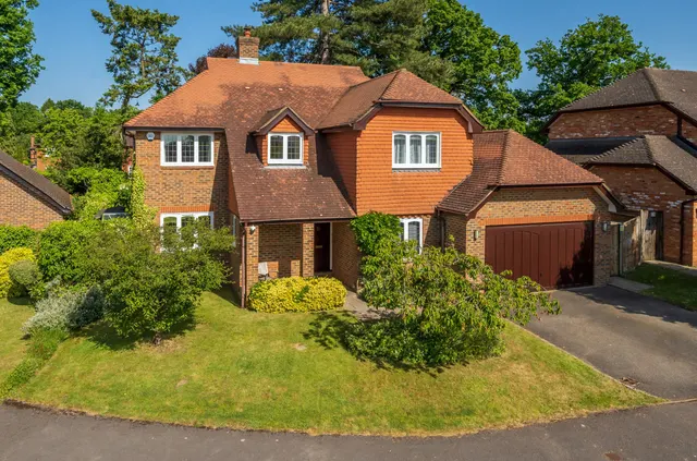 Fairlawn Park, Horsell, GU21, photo 1