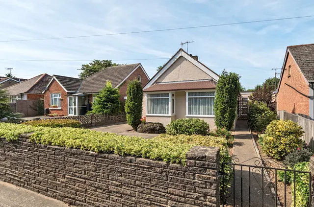 Upper Brighton Road, Sompting, BN15, photo 1