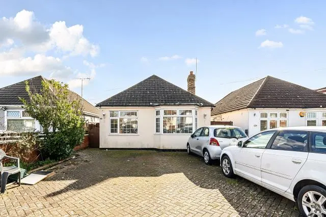 Feltham Road, Ashford, TW15, photo 1