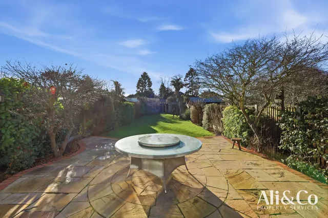 Photo 3 — Tennyson Avenue, Grays, Essex, RM17 5RG