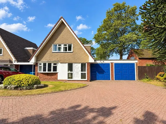 Canterbury Drive, Burntwood, WS7, photo 1