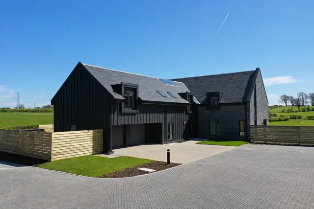 Cartside Farm Estate, Thorntonhall, Glasgow, South Lanarkshire, G74 5AD, photo 1