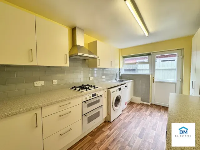 Photo 3 — Wendys Close, Leicester, LE5 2HY