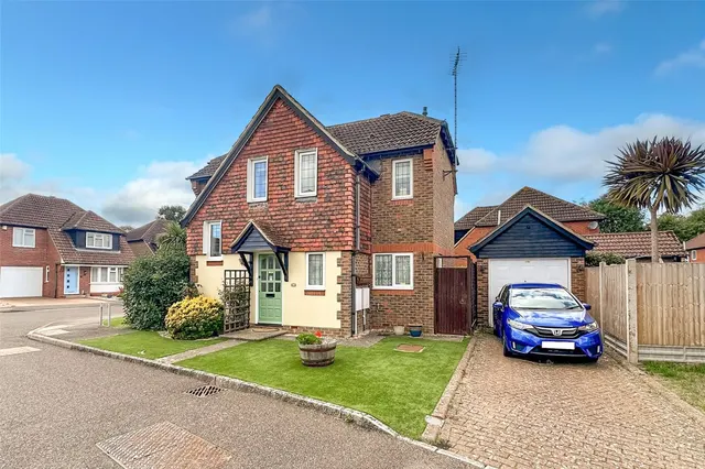 Rustington, Littlehampton, BN16, photo 1