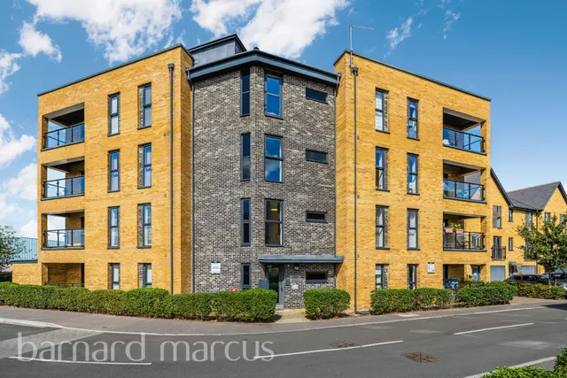 Tala Close, SURBITON, photo 1