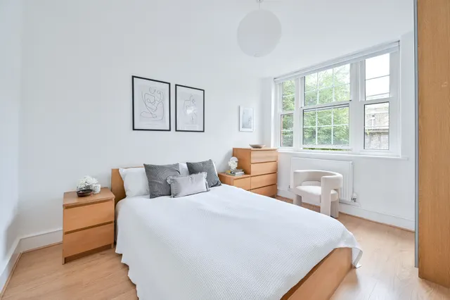 Photo 3 — Flat 5 Block J, Peabody Estate, Camberwell Green, London