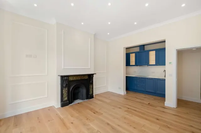 Photo 3 — Endlesham Road, Balham, London, SW12 8JP