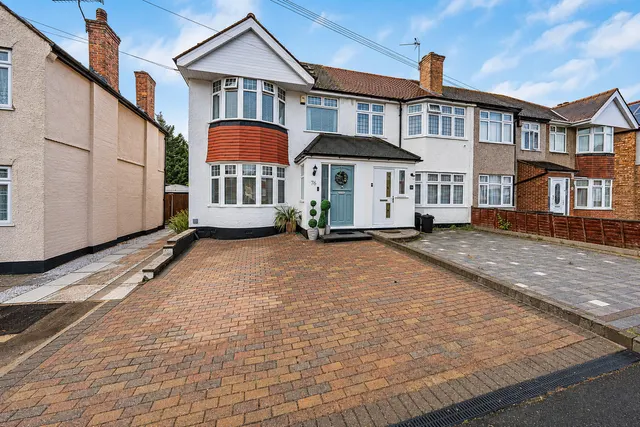Richmond Avenue, Hillingdon, UB10, photo 1