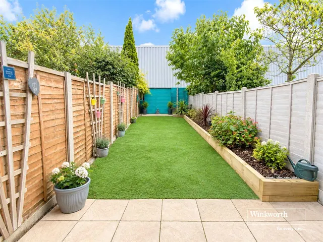 Halifax Way, Christchurch, BH23, photo 2