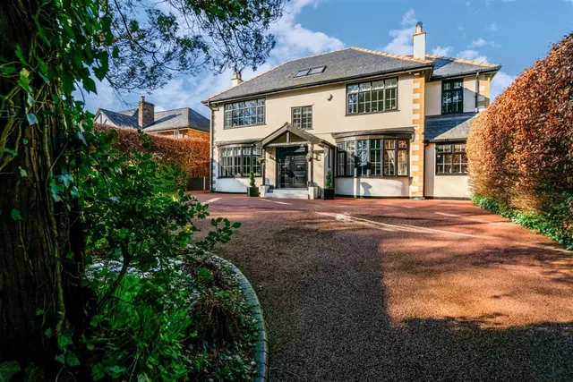 Leigh Road, Worsley, M28, photo 1