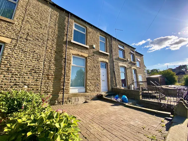 Elm Street, HUDDERSFIELD, photo 1