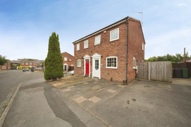 Ardleigh Green, Luton, LU2, photo 1
