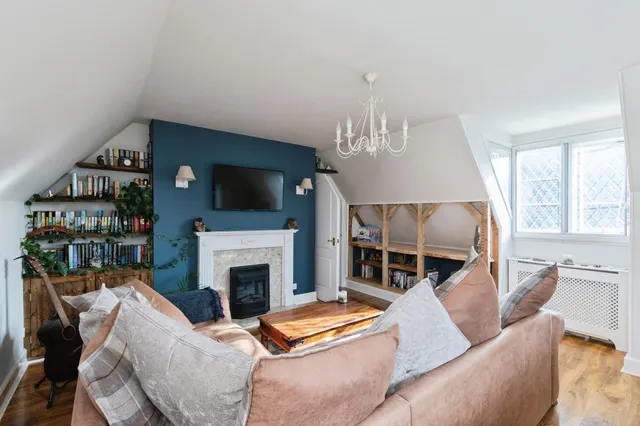 Castle Malwood Lodge, Minstead, SO43, photo 2