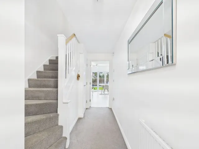 Lenton Avenue, Formby, L37, photo 2