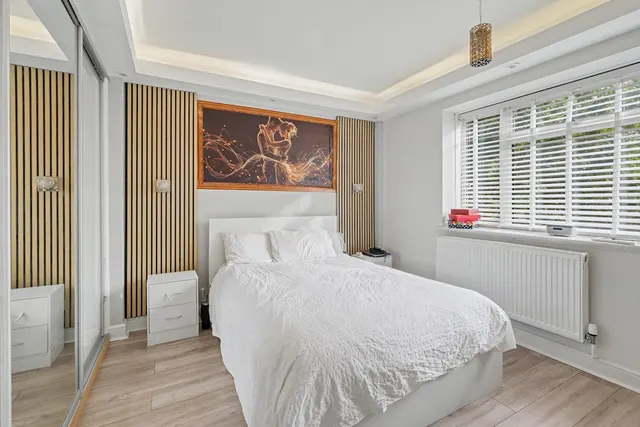 Bounds Green Road, London, N11, photo 2