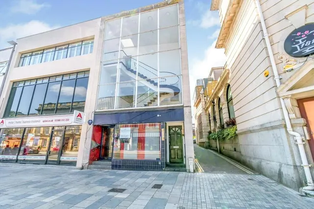 High Street, Southampton, SO14, photo 1