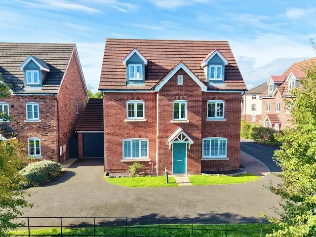 Maureen Campbell Drive, Weston, CW2, photo 1
