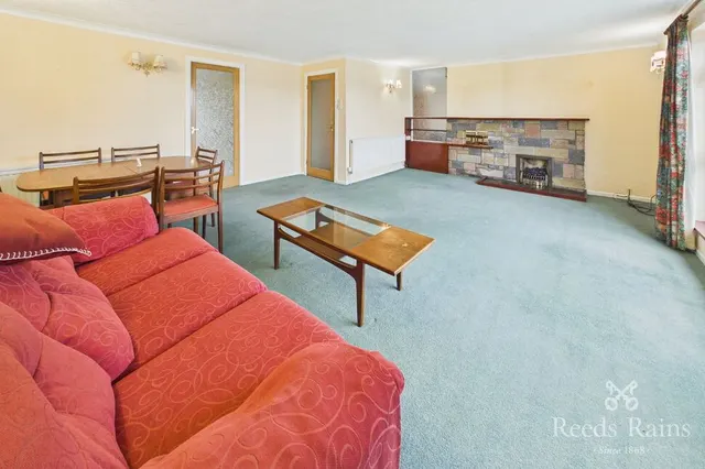 Photo 2 — Forest Close, Cuddington, Cheshire, CW8