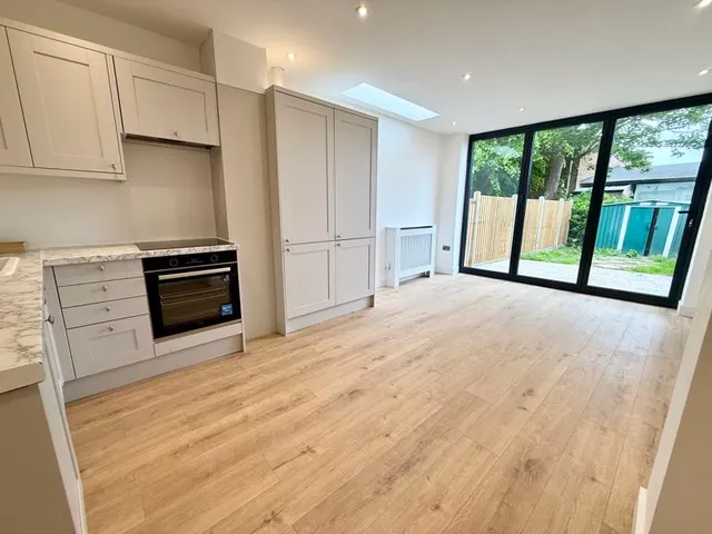 Photo 2 — Edward Street, Dunstable LU6 1HF