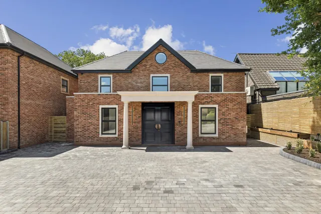 Pipers Green Lane, Edgware, HA8, photo 1