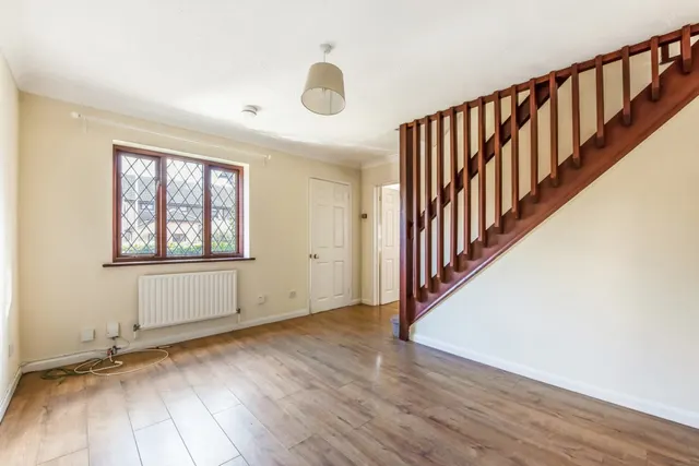 Photo 2 — Honeysuckle Close, Badger Farm, Winchester