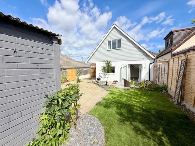 Beresford Road, BH12, photo 2