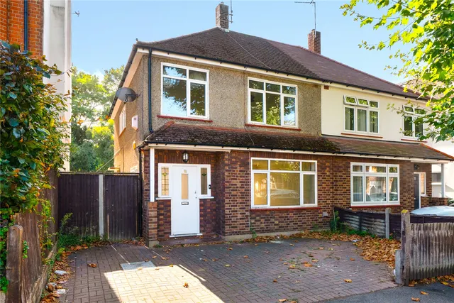 Victoria Avenue, Surbiton, KT6, photo 1