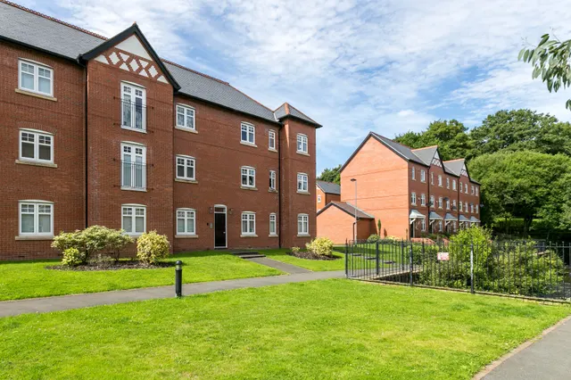 Alden Close, Standish, WN1, photo 2