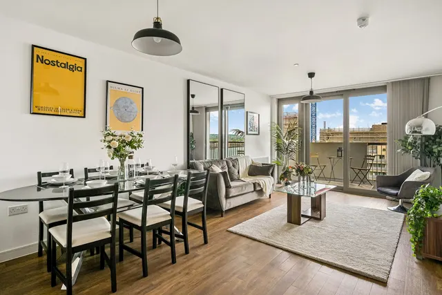Booth Road, London, E16, photo 1