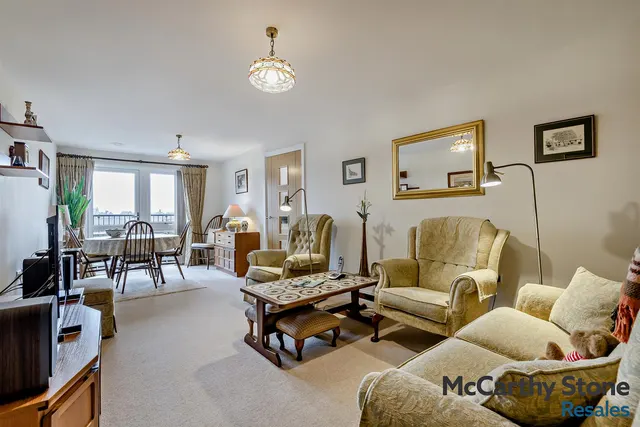 Spa Road, Melksham, SN12, photo 2