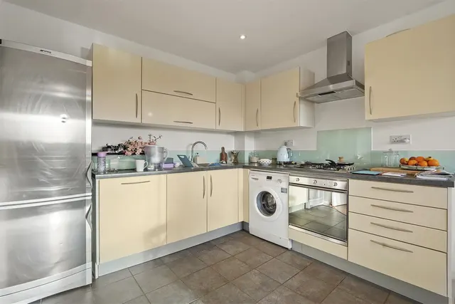 Violet Road, Bow, E3, photo 2
