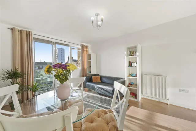 Violet Road, Bow, E3, photo 1