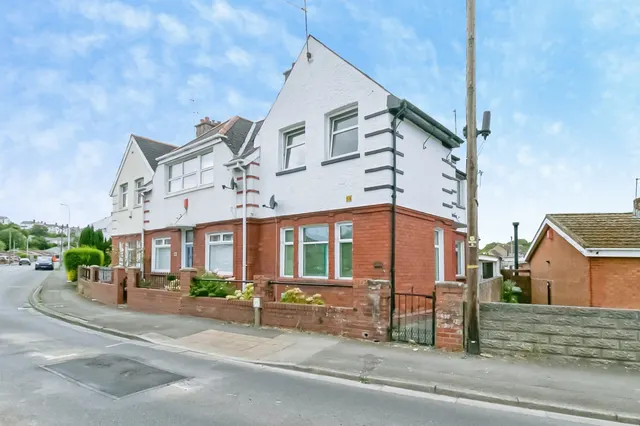 Coldbrook Road East Barry, CF63, photo 1
