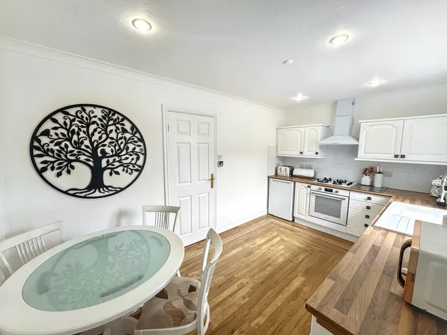 Photo 3 — Gors Road, Towyn, Conwy, LL22 9NR