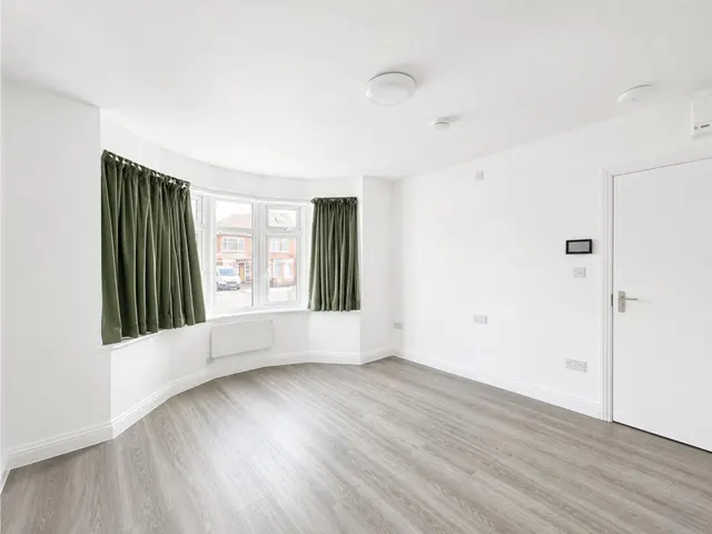 Stag Lane, Edgware, photo 1