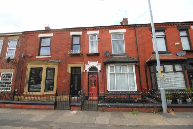 Denton Road, Audenshaw, photo 1