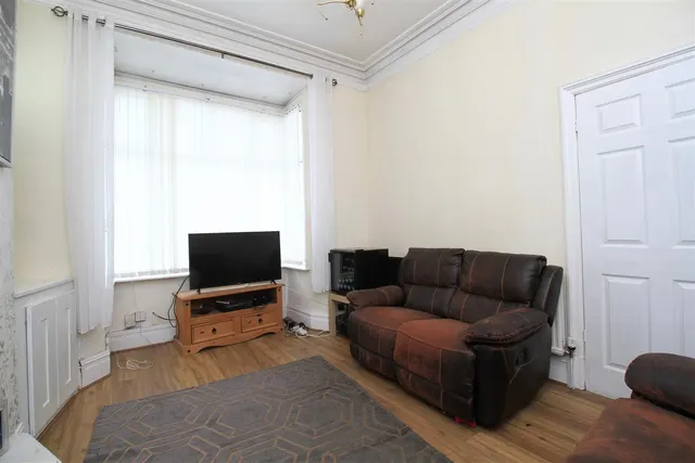 Denton Road, Audenshaw, photo 3