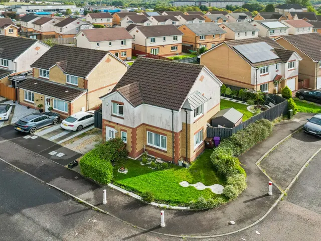 Whitacres Place, Glasgow, G53, photo 1