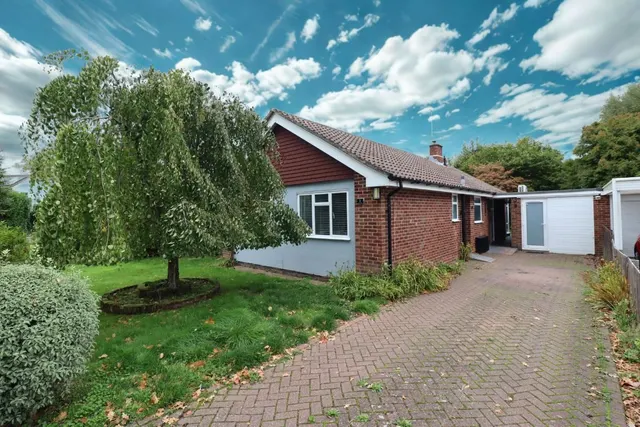 Osborne Drive, Fleet, Hampshire, GU52 7LL, photo 1