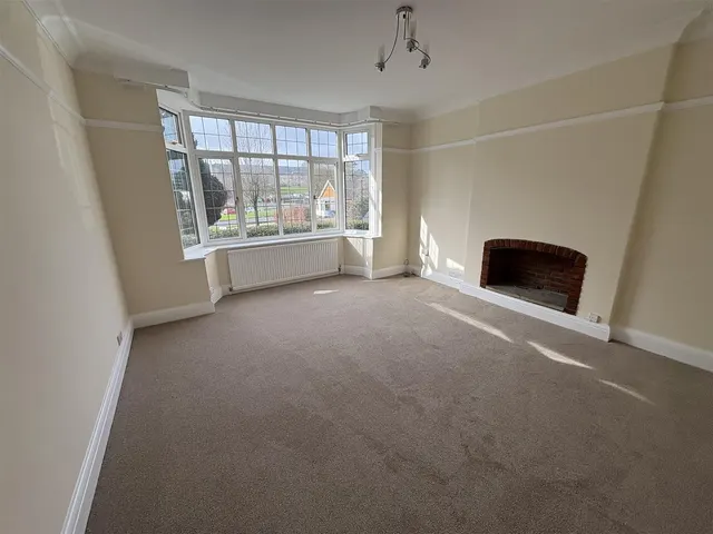 Photo 3 — Scalby Road, Scarborough, North Yorkshire YO12 6TB