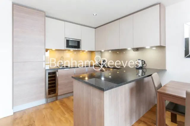 East Drive, Beaufort Park, NW9, photo 2